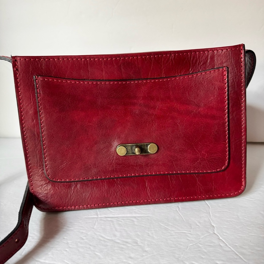Vera Pelle Red Leather Messenger Crossbody. - Picture 10 of 16